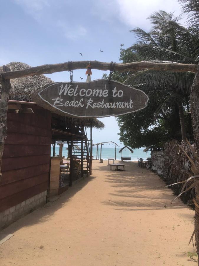 Nilaveli Sheen Coast Trincomalee Buitenkant foto